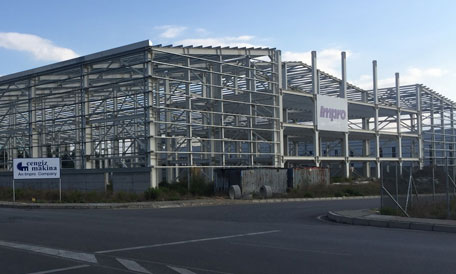 – 我们在墨西哥建立一座新工厂，从事精密机加工业务